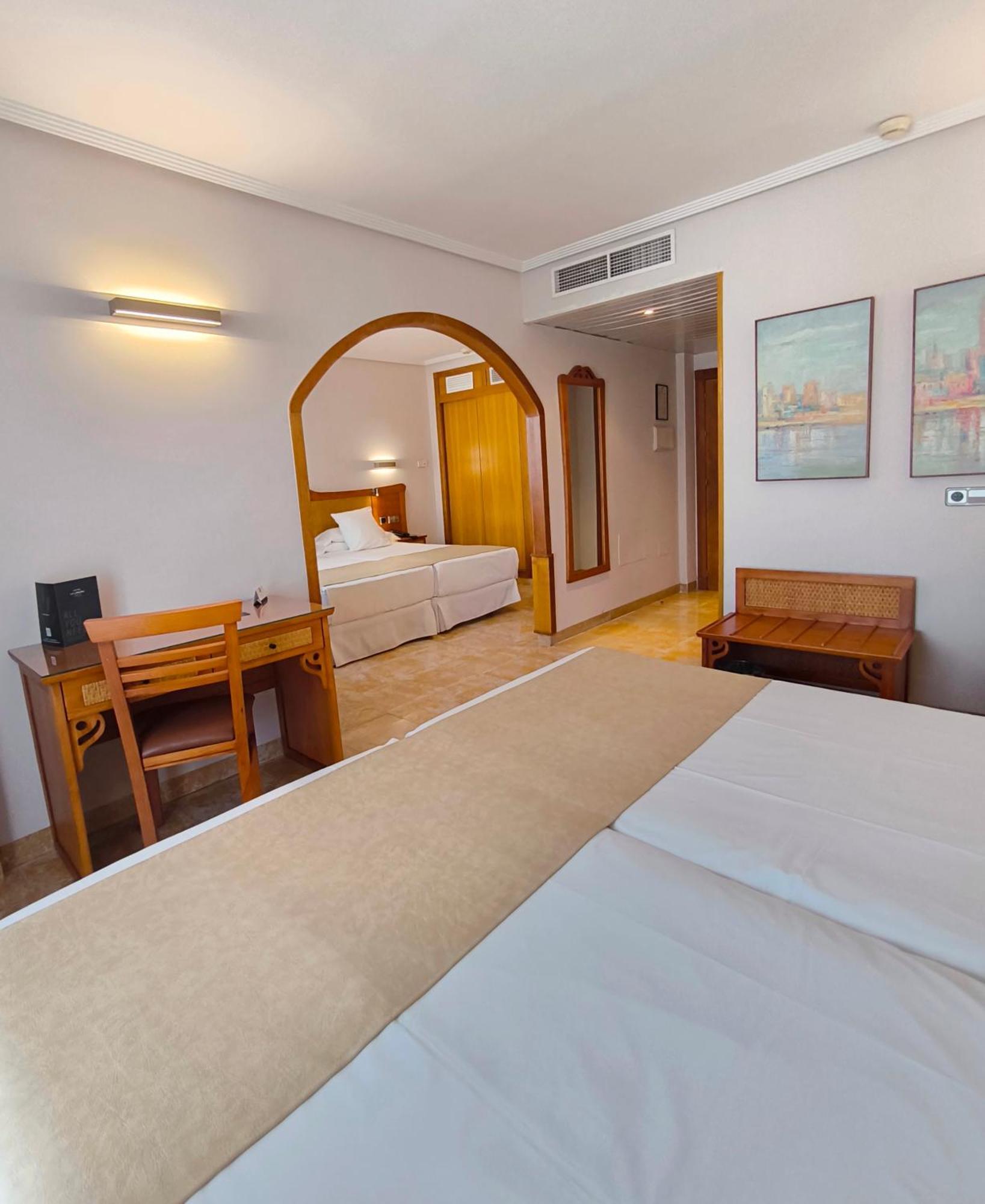 Hotel La Laguna Spa & Golf Ciudad Quesada Luaran gambar